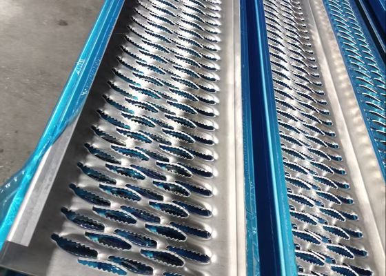 Diamond Pattern Grip Strut Grating with Slip Resistance and Corrosion Resistance for Safety Applications