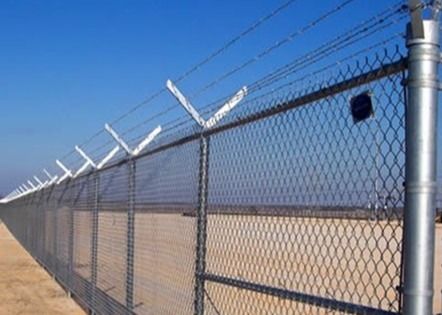 Concertina Barbed Wire with Galvanized Zinc Coated Chain Link Fence for High Security