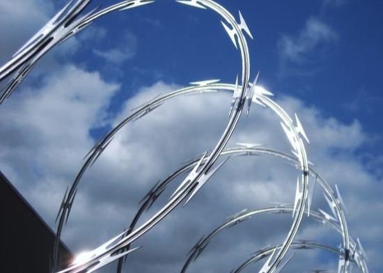 PVC Coated Security Razor Wire Mesh Fence Concertina Razor Barbed Wire