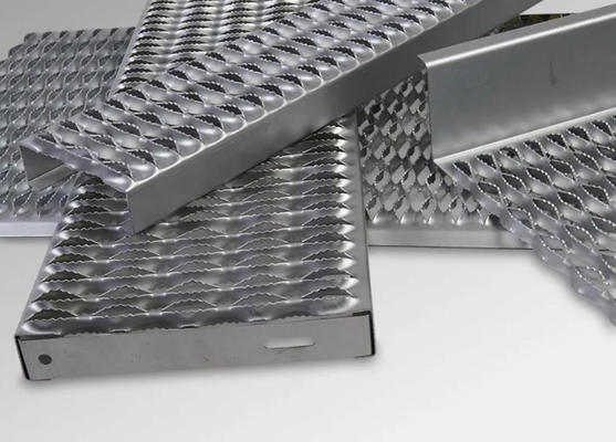 Walkway Platform Anti-Slip Safety Plank Grating/Perforated Stainless Steel Stairs Grip Strut
