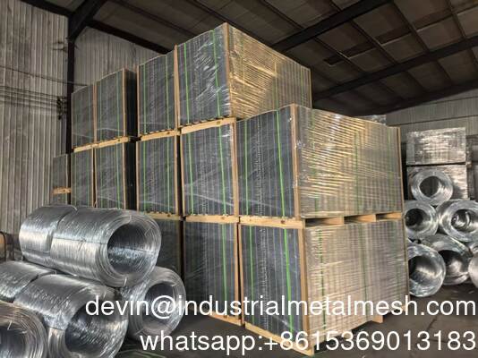 24 Roll Sizes Welded Wire Mesh 13mm Thickness Certified to BS Standards for Industrial Construction and Security Projects