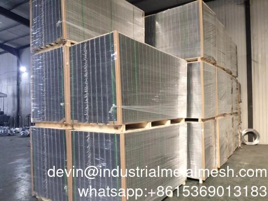 Electro Galvanized Hot Dipped Galvanized Welded Wire Mesh Rolls Panels for Fencing