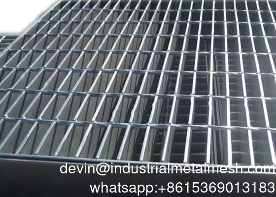 Hot Dipped Galvanized Catwalk Steel Grating Customized Building Material Heavy Duty
