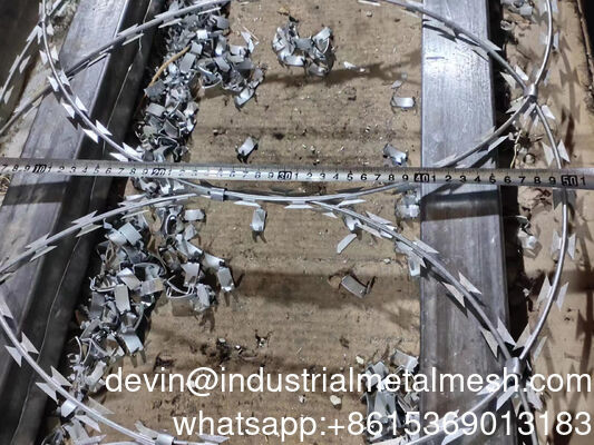 Galvanized PVC Stainless Steel Concertina Razor Blade Barbed Wire Bto-22 Bto-60 Cbt-65 Fencing Wire Price