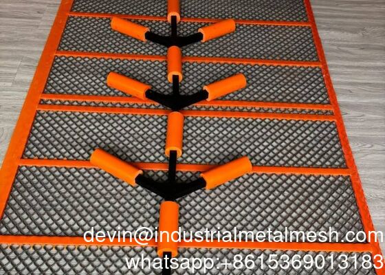 Declogging Rod Vibrates to Clear Mesh, Boosting Efficiency