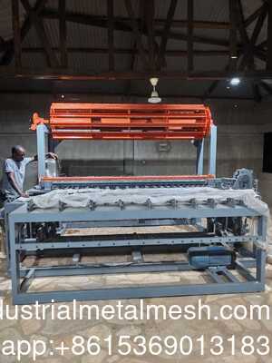 Cattle Fence Equipment Wire Mesh Making Machine Steel Wire Drawing Normal Type Hinge Joint Field Deer Fence Making Machine