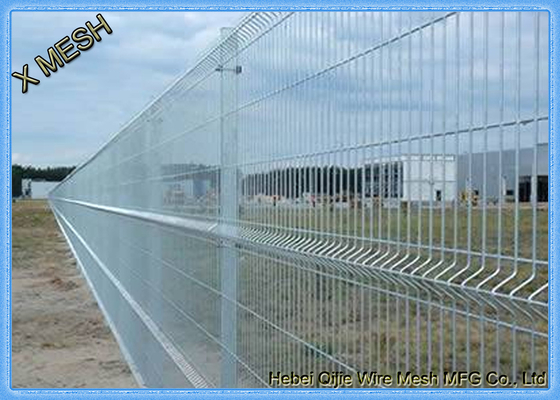 Galvanized Wire Mesh 3D Security Curved Metal Fence Flexible And Durable PVC Coated