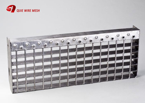 Galvanized Welded Steel Bar Grating Stair Steps Meet DIN 24531 Standard