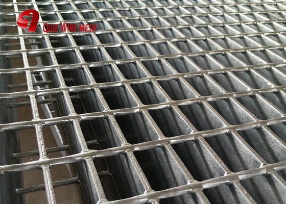 Welded Hot Dipped Galvanized Steel Grating Mesh Customized For Protecting