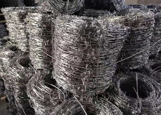 Anti Corrosion hot dipped galvanized 45cm 16.5 Ga Barbed Wire