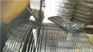 Galvanized Barbed Bto10 Concertina Razor Wire For Prisons