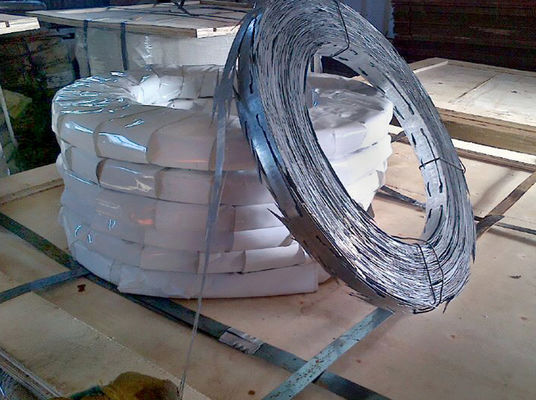 Razor Cbt-65 Barbed Wire Concertina Coil Tape Galvanised