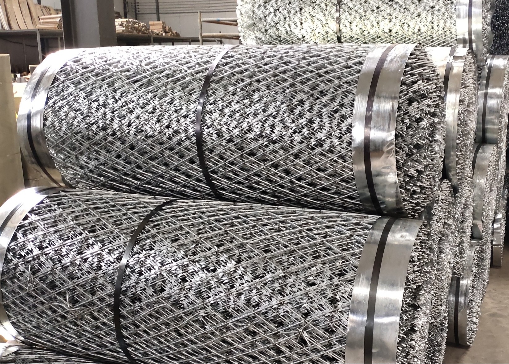 Diagonal Razor Wall Boundaries Wall Welded Razor Barbed Wire Mesh Prison Fence Netting