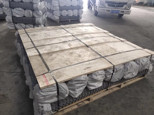 Metal 1.8m Galvanized Chain Link Fencing 60x60 Diamond 50ft