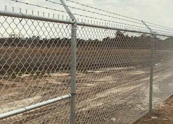 Galvanized 9 Gauge Chain Link Security Fence 50*50mm Diamond Wire Mesh With Barbed Wire