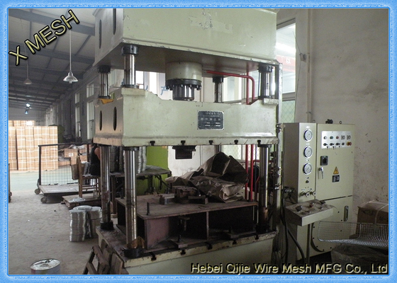 Staggered Stainless Steel Perforated Sheet Metal 0.81mm Thickness Fit Agricultural