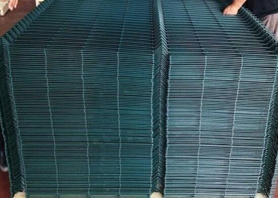 High Quality Curvy Welded Fence Welded Curved 3D Wire Mesh Fence 3D V Fence