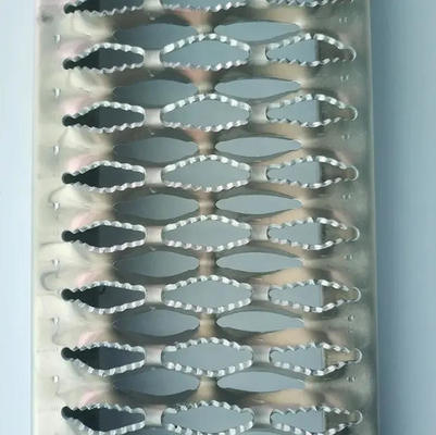 Crocodile mouth hole anti-skidwalkway/aluminum tread plate