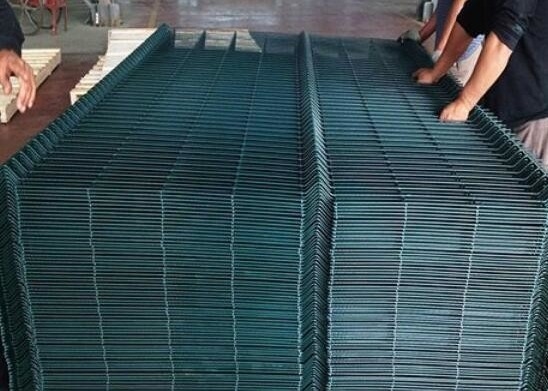 Corrosion Resistance 3d Curved Wire Mesh Fence Metal Frame With Peach - Type Post