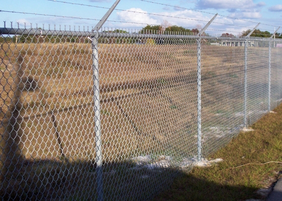 9 Gauge 5*5cm 6 Feet Diamond Chain Link Fencing Galvanized For Farm
